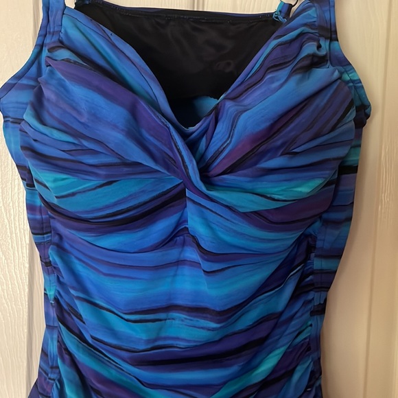 DREAMSUIT TANKINI TOP - Picture 2 of 6